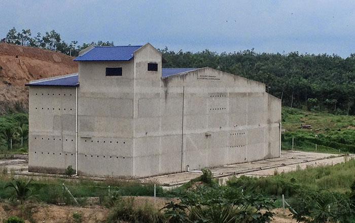 Địa hình xunh quanh nhà yến